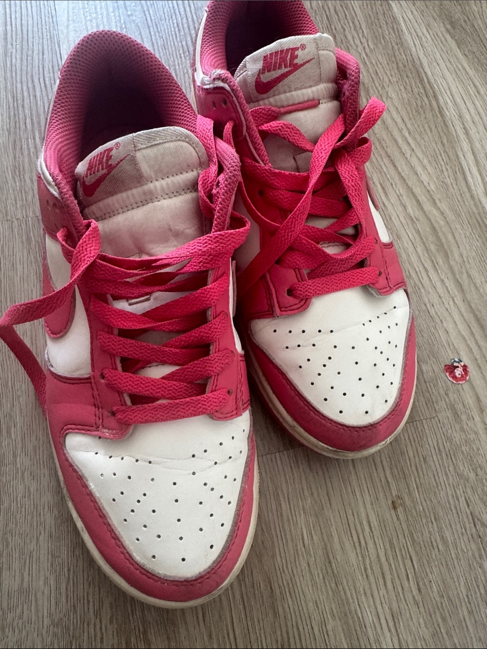 Nike Women's White and Bright Pink Low-Top Sneakers